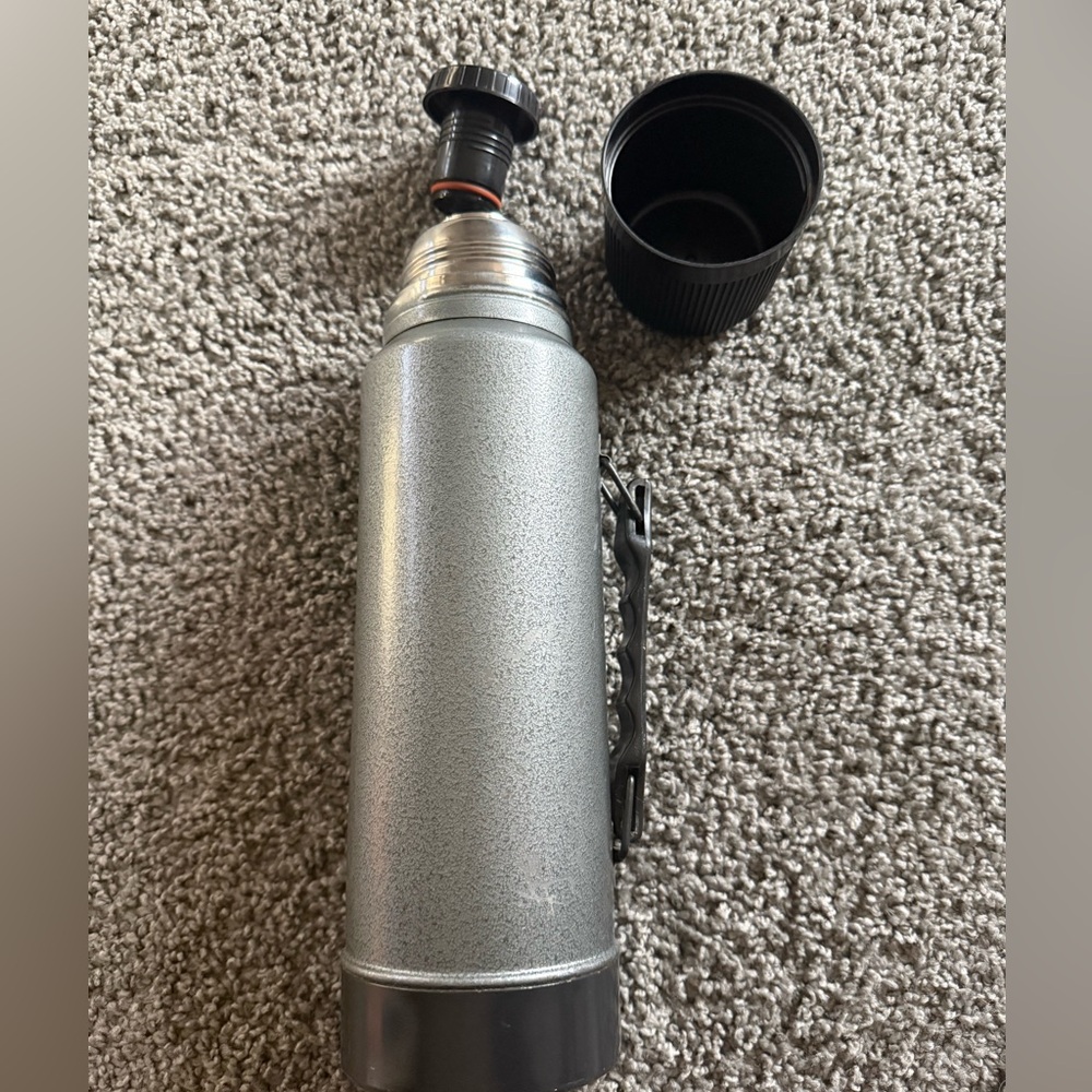 1 Quart Aladdin Coffee Thermos - Picture 5 of 5